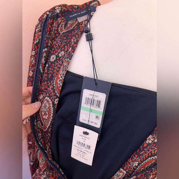 Brad new. Perfect dress for Christmas Eve - Picture 6 of 8